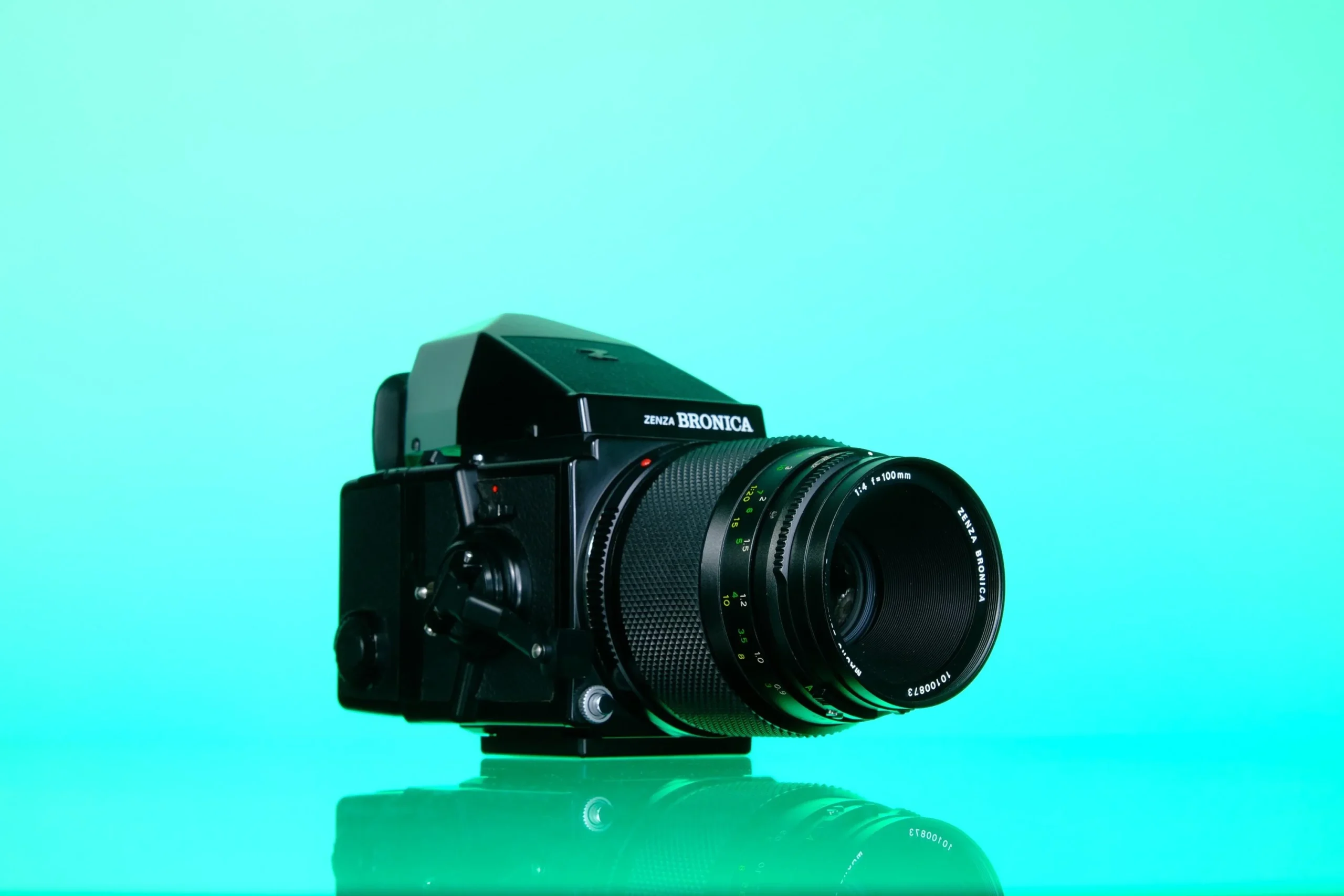 Bronica ETRs 645 Medium Format Film Camera + 100mm Macro F/4