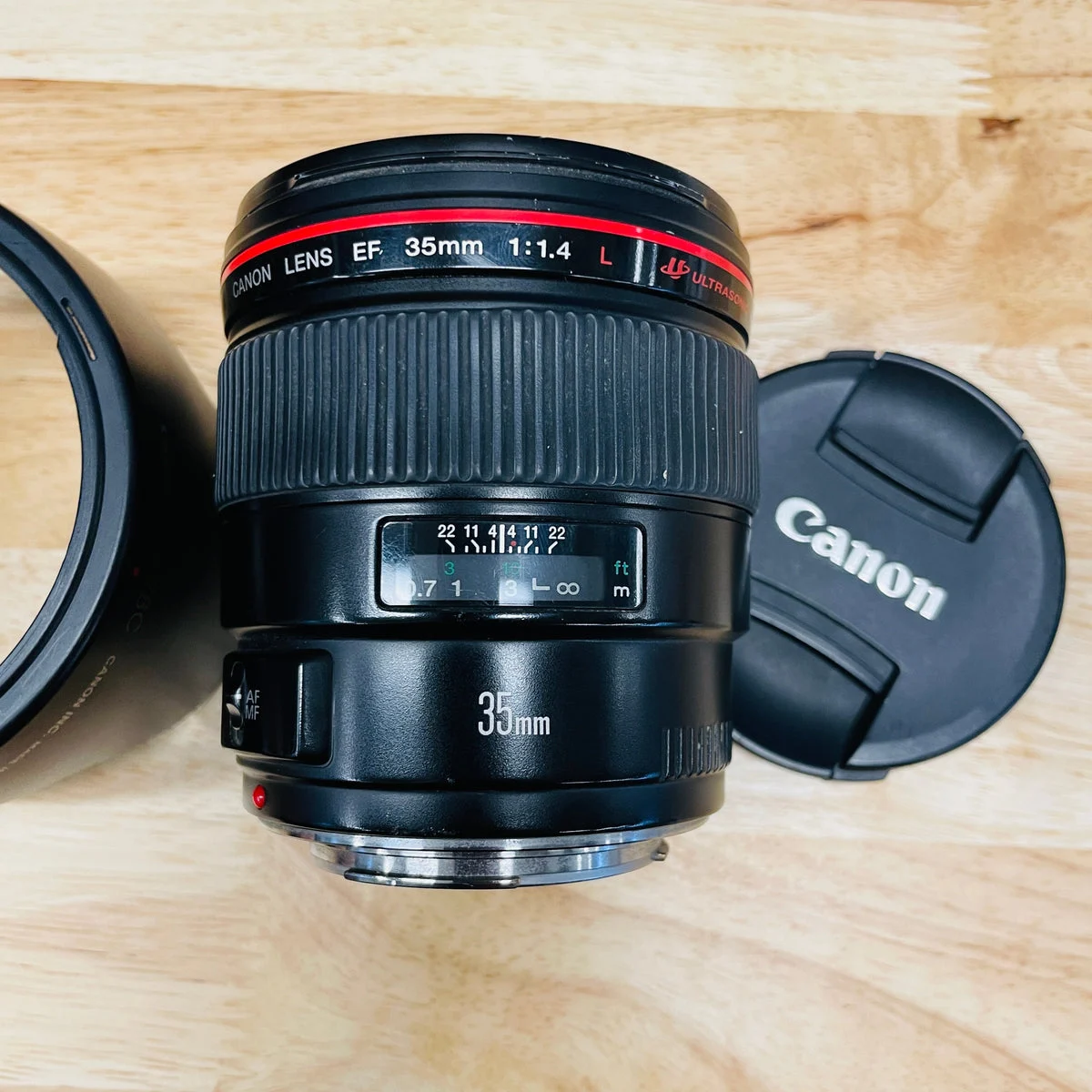 Canon 35mm f/1.4 L USM EF-Mount Lens {72}