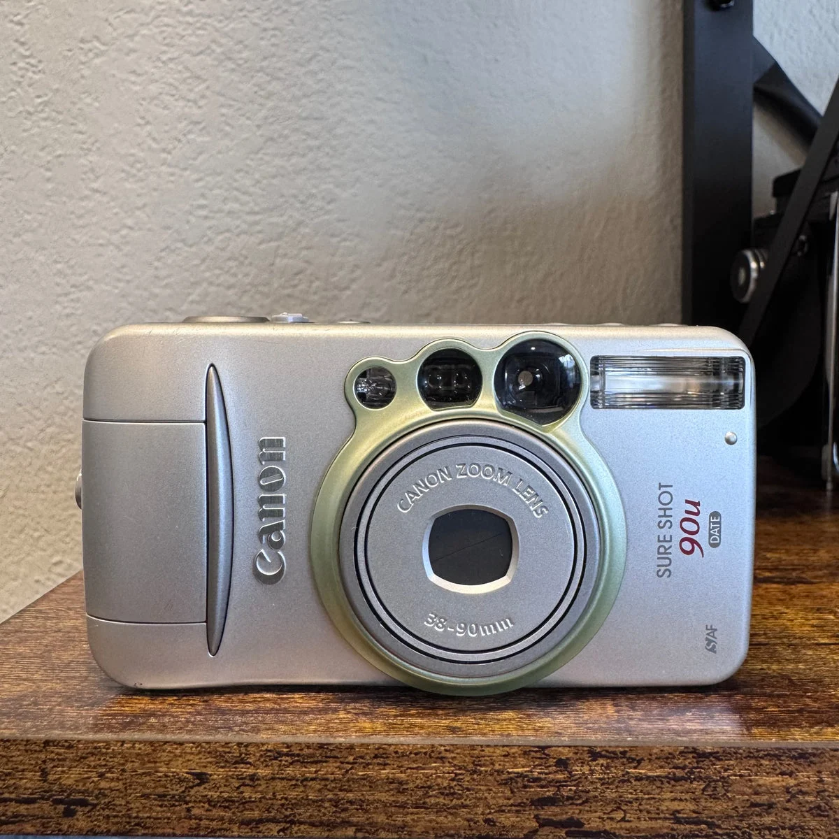 Canon Sure Shot 90u – 35 mm Film Point & Shoot Camera