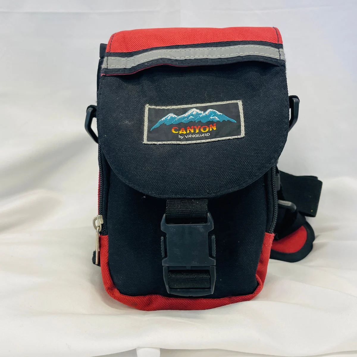 Canyon by Vanguard SLR Pouch
