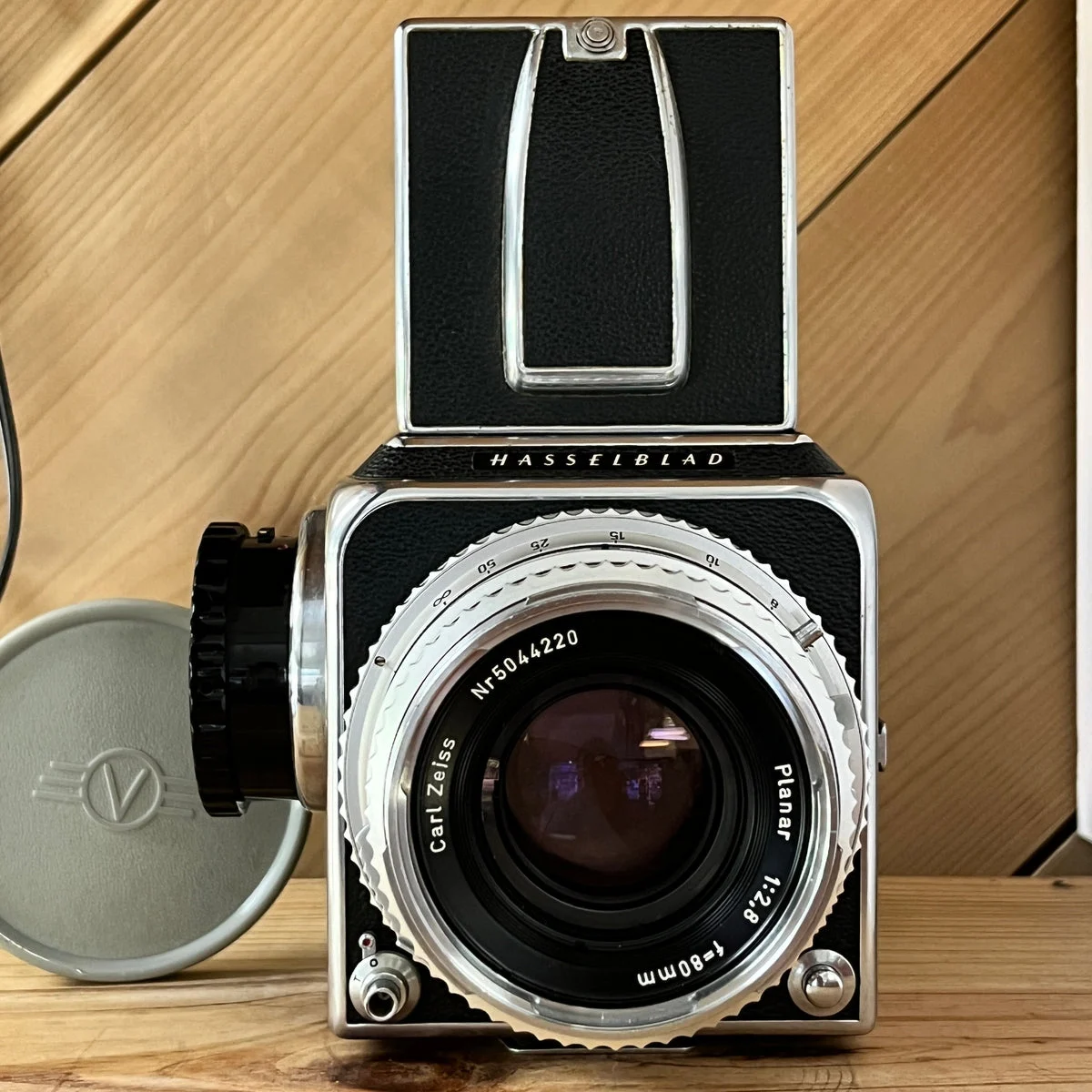 Hasselblad 500 C w/interchangable screen w/ 80mm f/2.8 Zeiss Lens