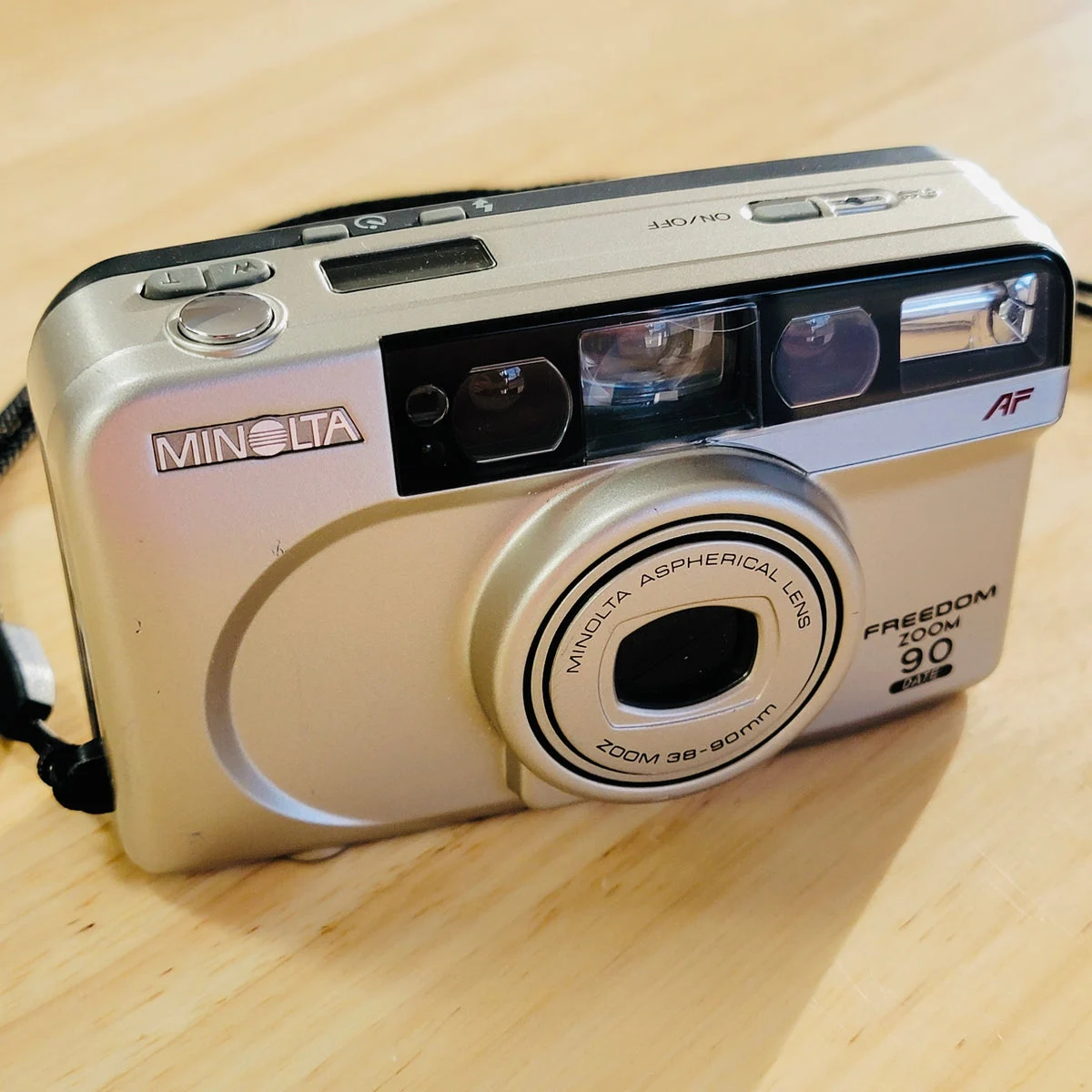 Minolta Freedom Zoom 90 Date