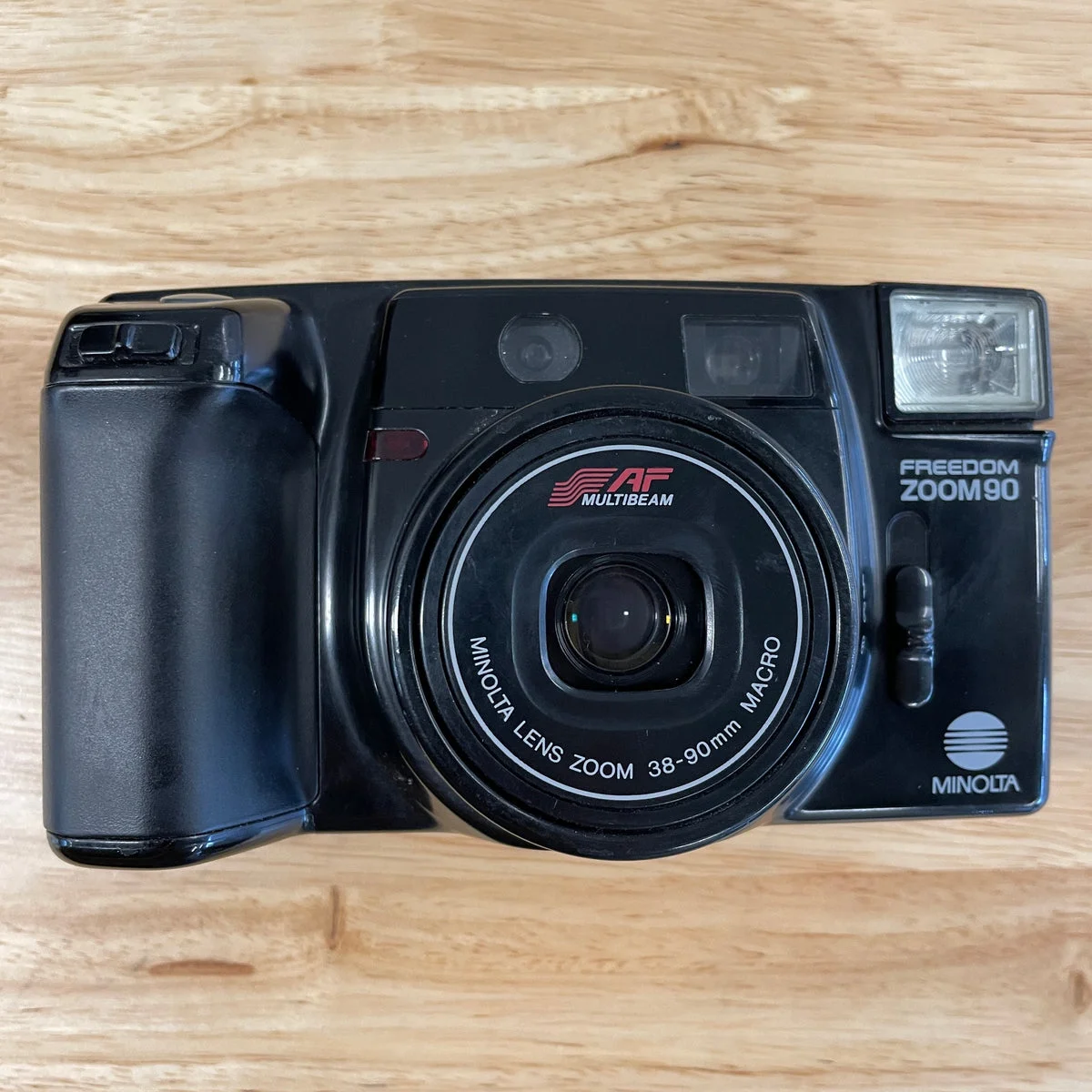 Minolta Freedom ZOOM 90 Point and Shoot