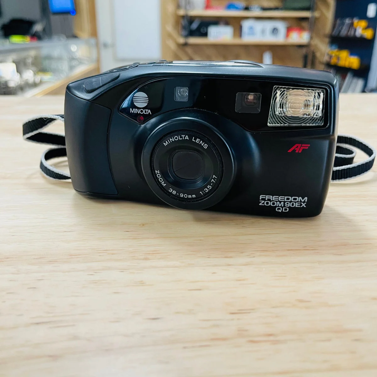 Minolta Freedom ZOOM 90EX QD Point and Shoot