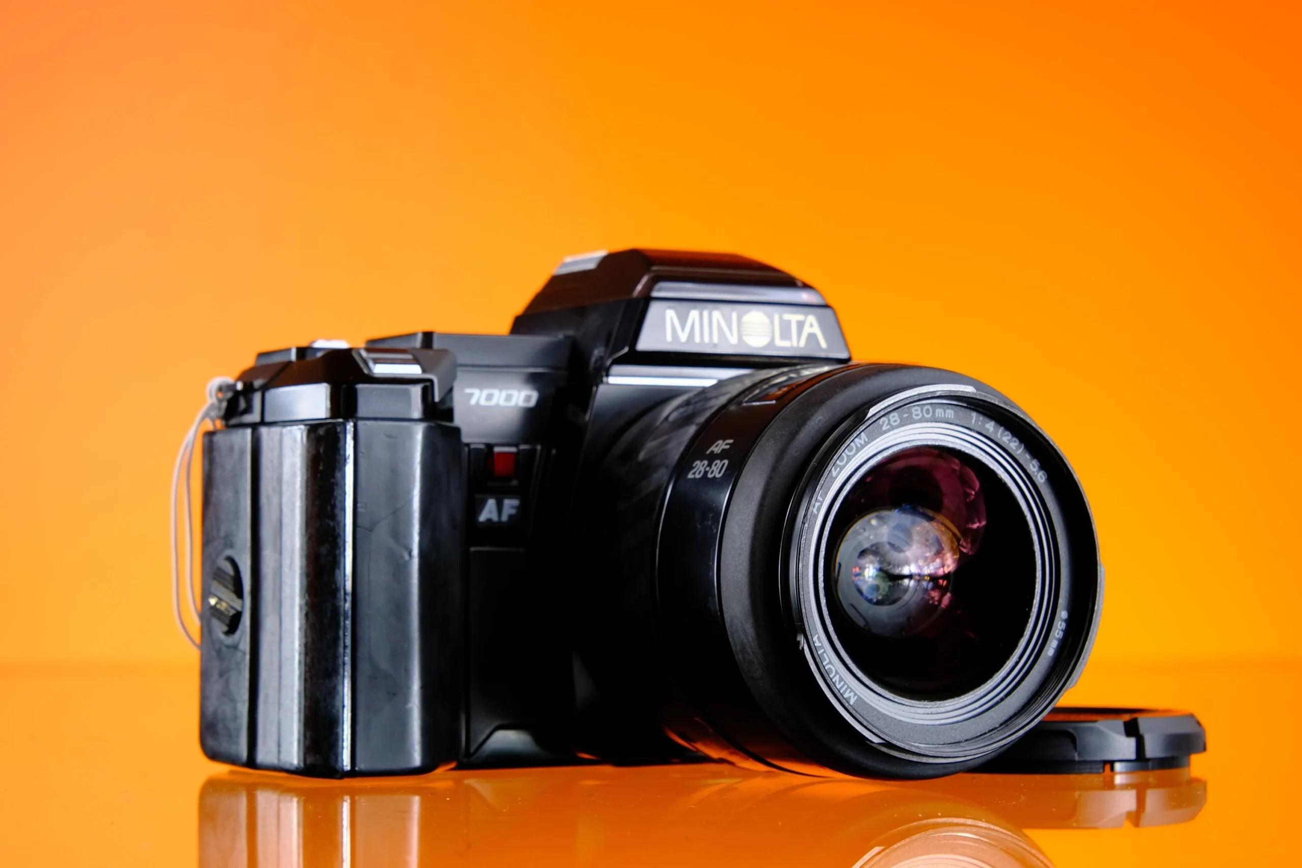 Minolta Maxxum 7000 35mm Autofocus SLR +28-80 f/4-5.6 Zoom Lens