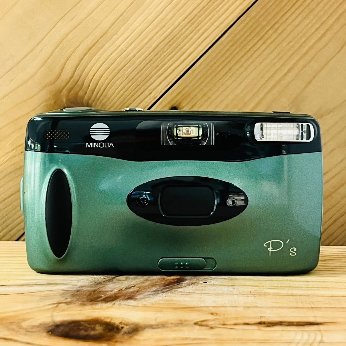 Minolta Panoramic Point and Shoot Cinematic