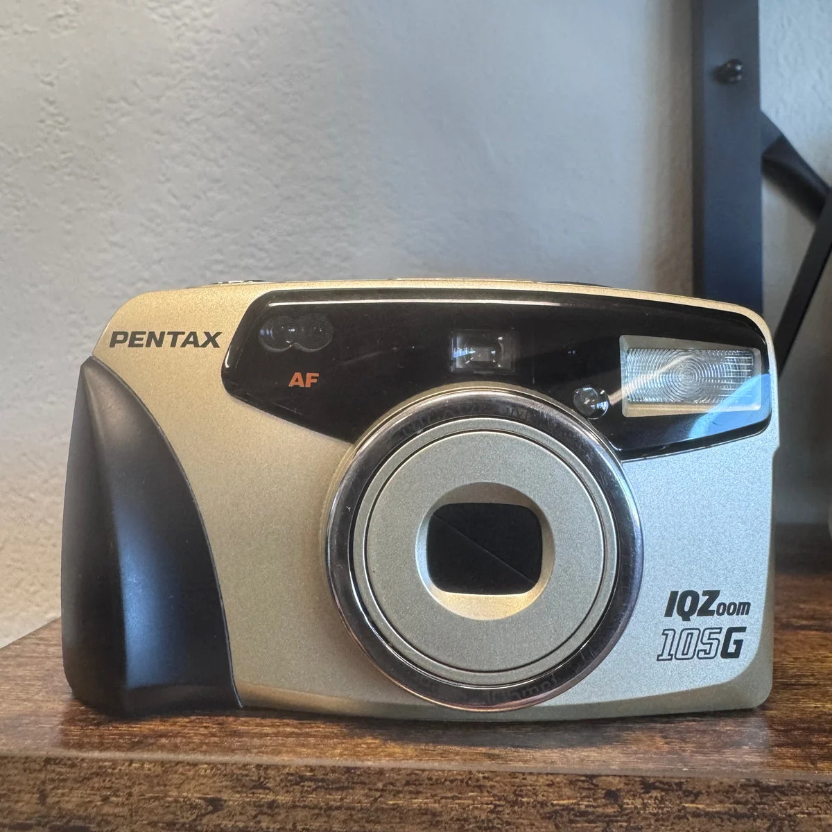 Pentax IQZoom 105G 35mm Point & Shoot Film Camera – 38-105 mm Zoom Lens | Tested & Working
