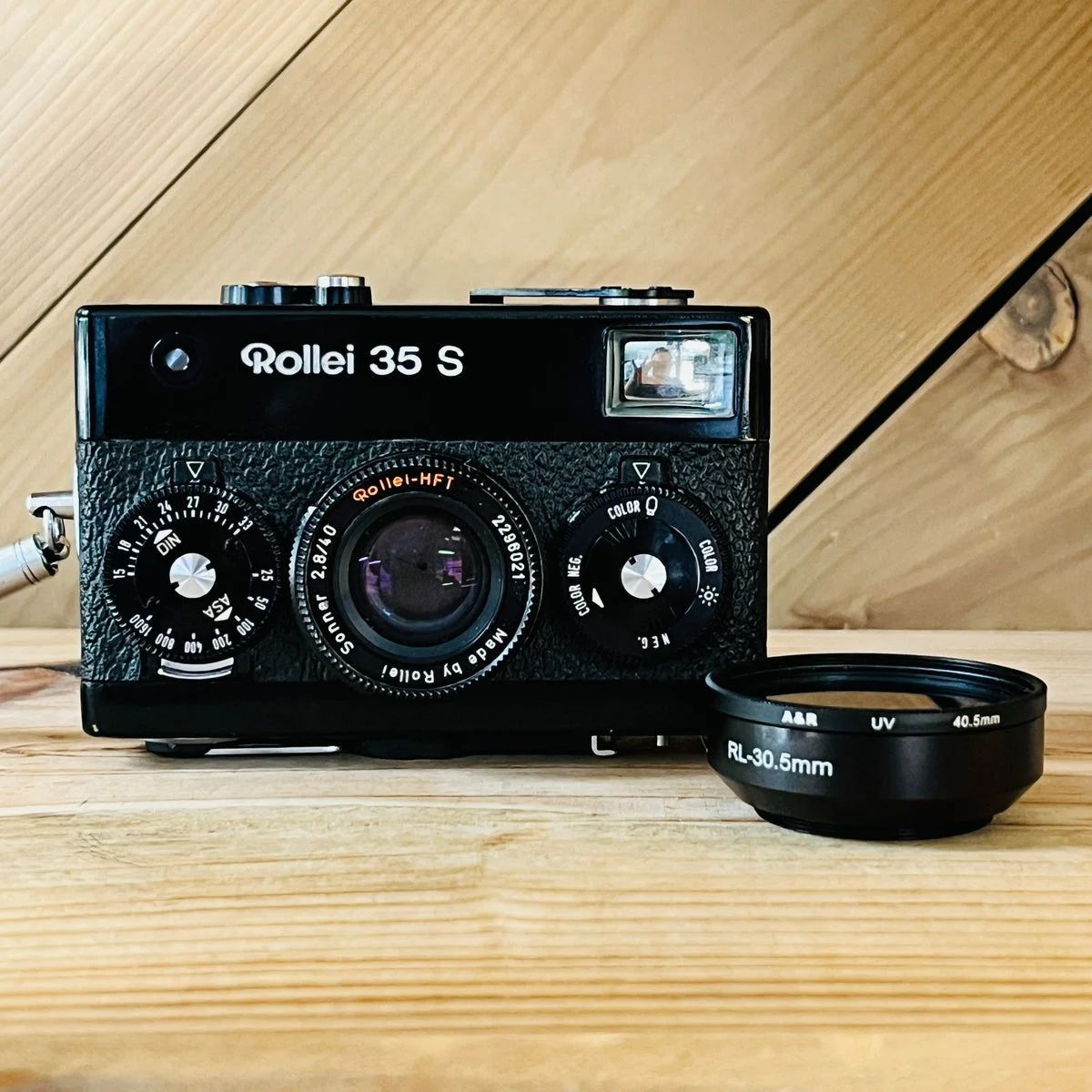 ROLLEI 35 S CAMERA BLACK W/40MM F2.8 SONNAR HFT LENS