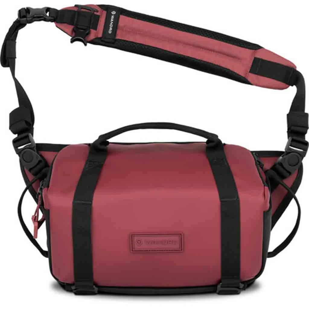 Wandrd Rogue Sling 6L V2 Bag in Rhone Burgundy